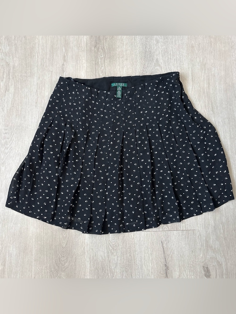 Lauren Ralph Lauren Women’s Size 14 Black White Pleated Mini Skirt